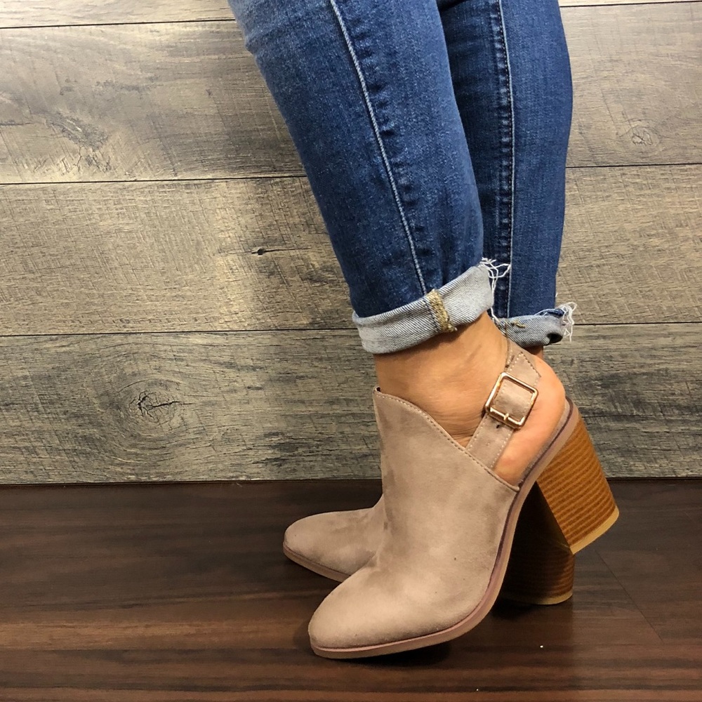 FAUX SUEDE ALMOND TOE - Picture 2 of 6